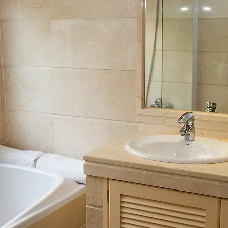 Albatros Hill Apartment *